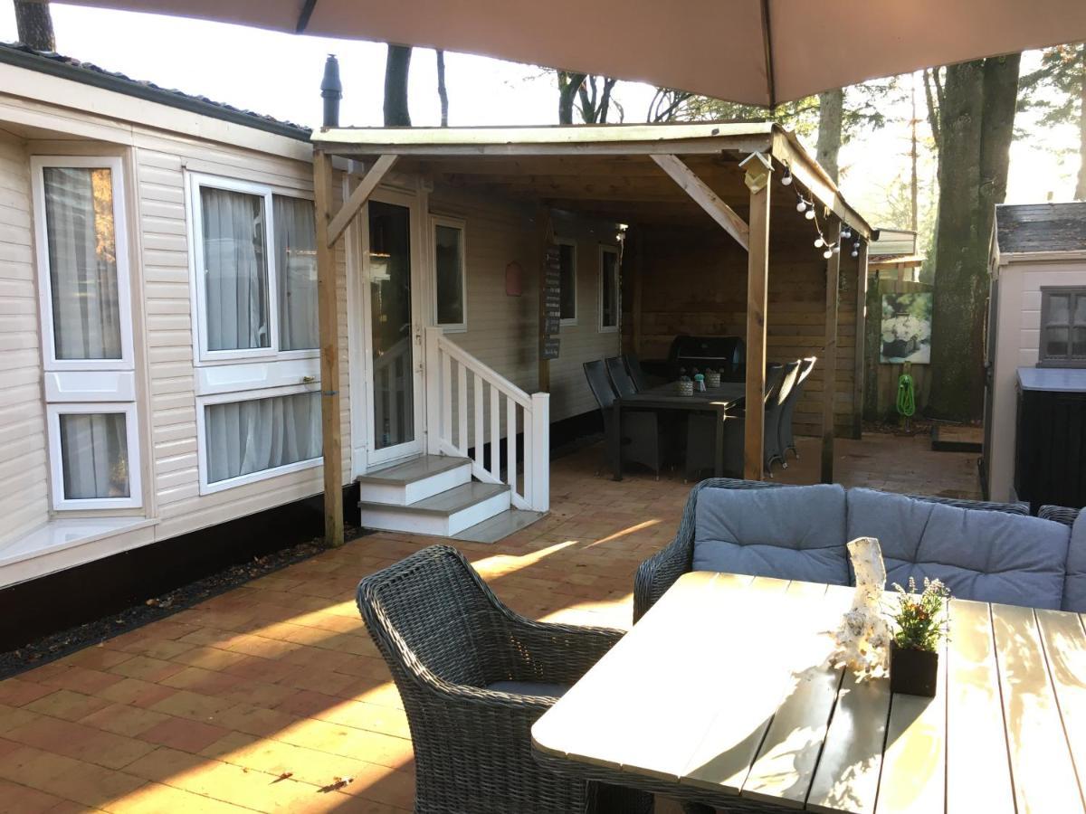 Prachtige Luxe Chalet Op De Veluwe Nabij Hoenderloo Eksteriør billede