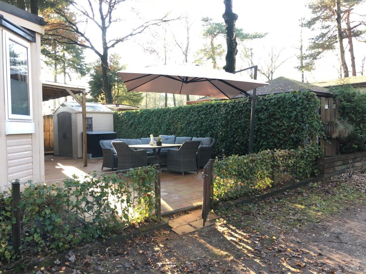 Prachtige Luxe Chalet Op De Veluwe Nabij Hoenderloo Eksteriør billede